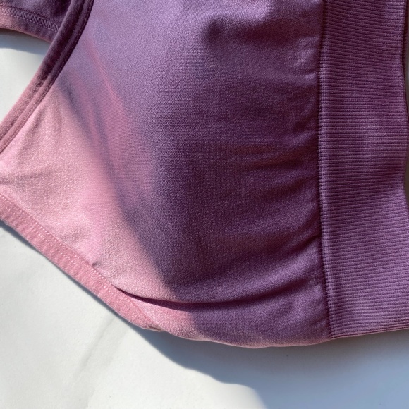 Puma sport bra Size M - Picture 4 of 4